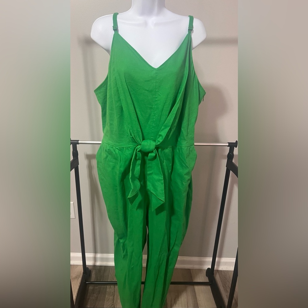 Simply Vera Vera Wang Green Jumpsuit with Tie Waist and V-Neck and Side Pockets
